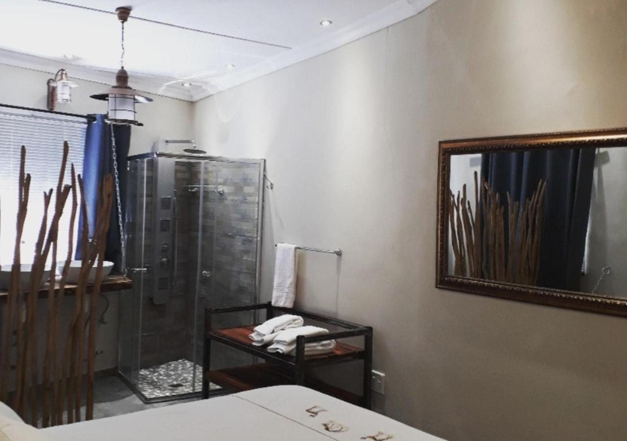 Appartamento Bateleur Self Catering Cc Windhoek Esterno foto