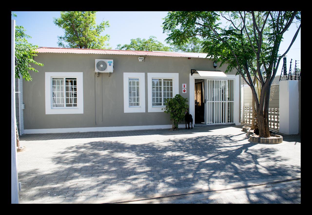 Appartamento Bateleur Self Catering Cc Windhoek Esterno foto