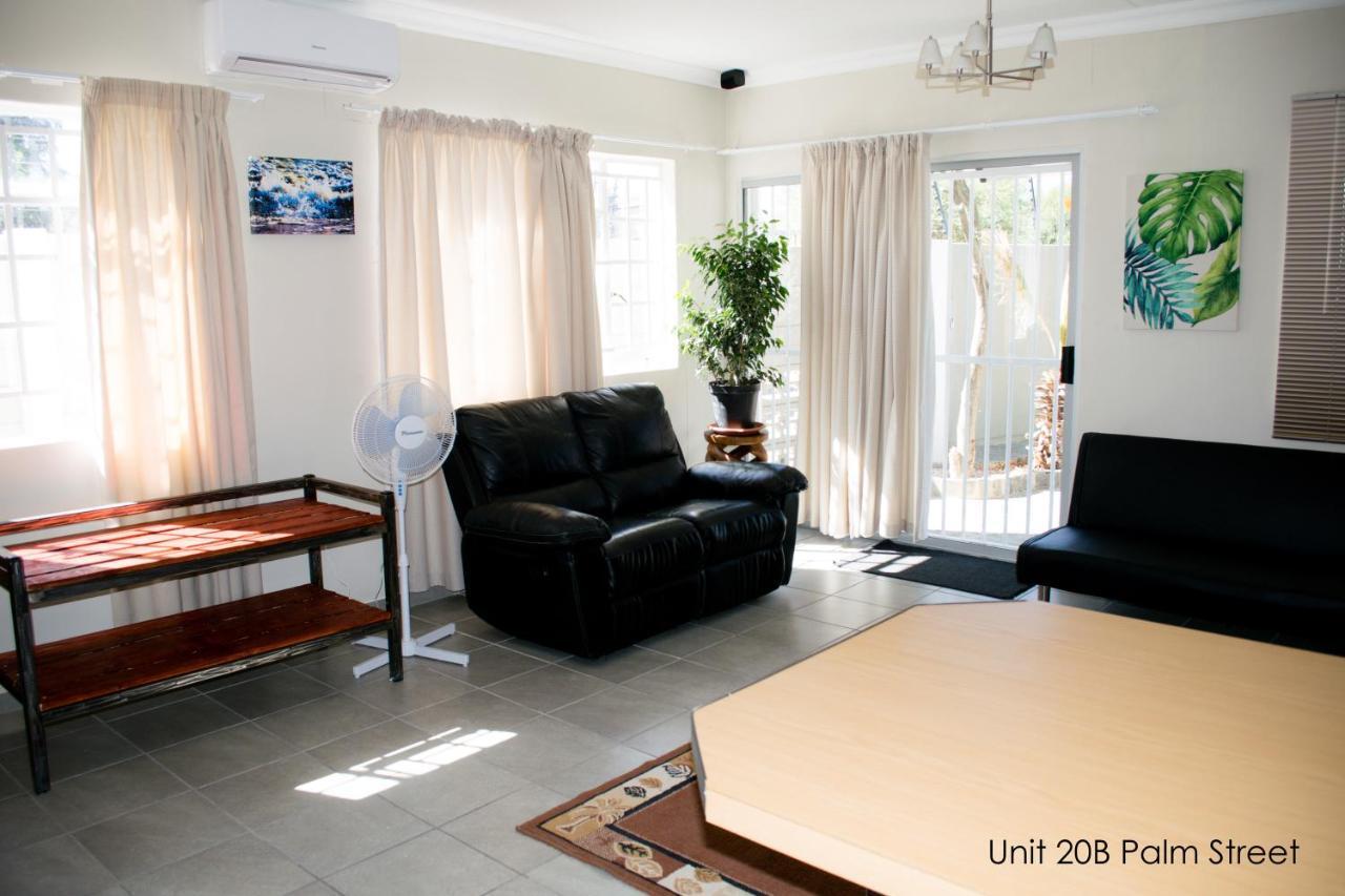 Appartamento Bateleur Self Catering Cc Windhoek Esterno foto