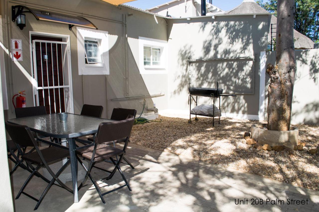 Appartamento Bateleur Self Catering Cc Windhoek Esterno foto